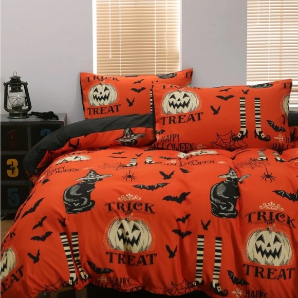 Other - Halloween Queen Size Duvet Cover Set